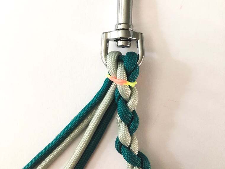 Paracord Leine: Schnüre mit Gummi fixieren Paracord Leine: Schnüre mit Gummi fixieren